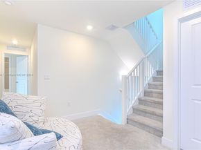 4260 NW 82nd Ave, Doral FL 33166