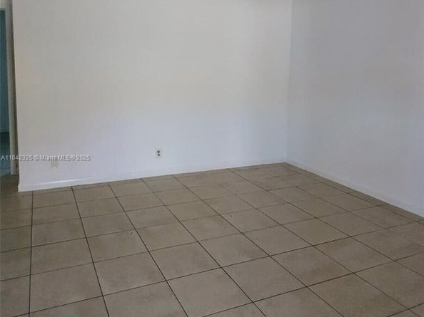 1905 Miami Rd, Fort Lauderdale FL 33316