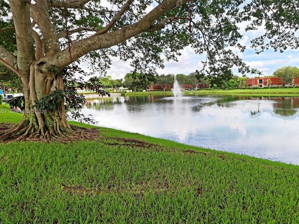 9977 NW 6th Ct 9977, Plantation FL 33324