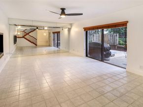 9977 NW 6th Ct 9977, Plantation FL 33324