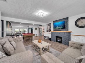 521 W Evanston Cir, Fort Lauderdale FL 33312