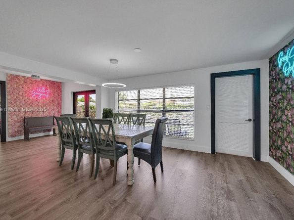 521 W Evanston Cir, Fort Lauderdale FL 33312