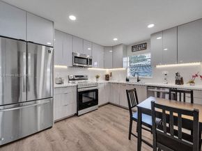 521 W Evanston Cir, Fort Lauderdale FL 33312