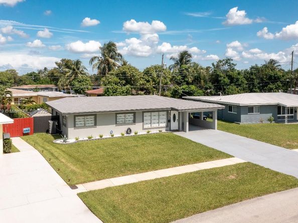 521 W Evanston Cir, Fort Lauderdale FL 33312