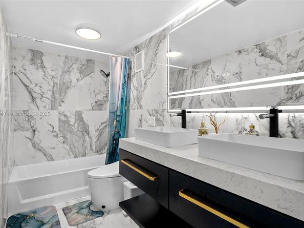 17800 Atlantic Blvd 402, Sunny Isles Beach FL 33160