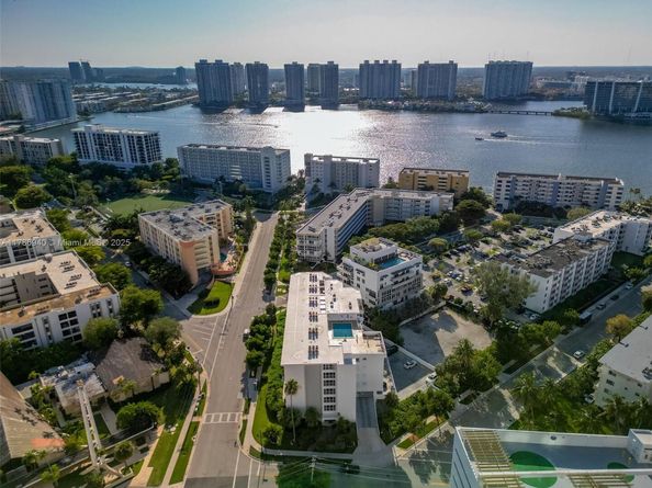 17800 Atlantic Blvd 402, Sunny Isles Beach FL 33160