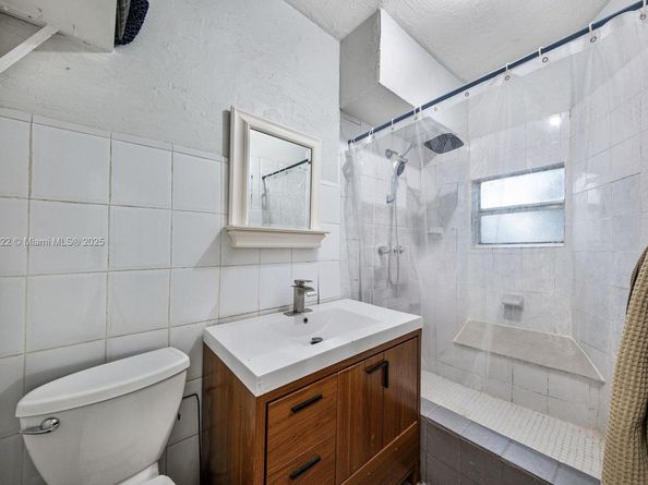 137 NE 46th St, Miami FL 33137