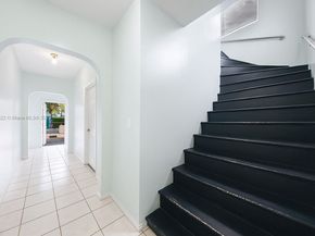 137 NE 46th St, Miami FL 33137