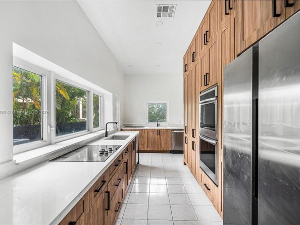 253 Bal Cross Dr, Bal Harbour FL 33154