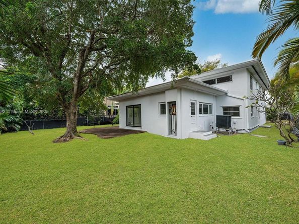 253 Bal Cross Dr, Bal Harbour FL 33154