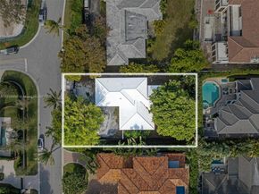 253 Bal Cross Dr, Bal Harbour FL 33154