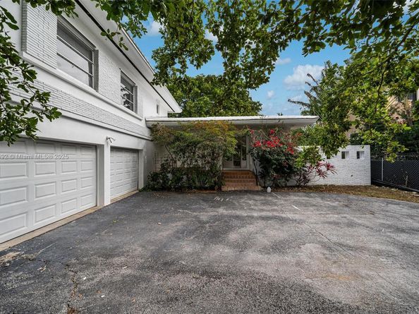 253 Bal Cross Dr, Bal Harbour FL 33154