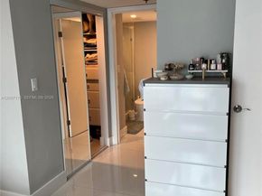 540 Brickell Key Dr 1809, Miami FL 33131