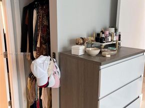 540 Brickell Key Dr 1809, Miami FL 33131