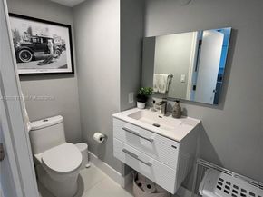 540 Brickell Key Dr 1809, Miami FL 33131