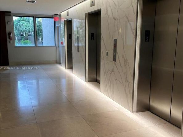 540 Brickell Key Dr 1809, Miami FL 33131