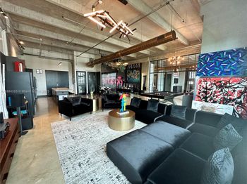 1749 NE Miami Ct
