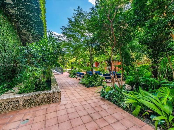 1749 NE Miami Ct 405, Miami FL 33132