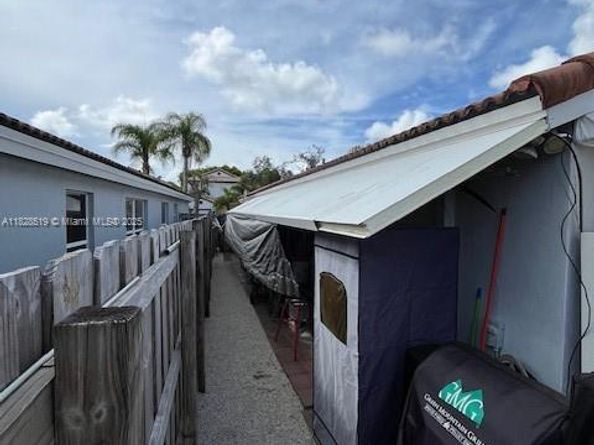 1988 SE 12th St, Homestead FL 33035