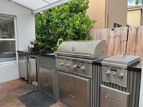 1988 SE 12th St, Homestead FL 33035