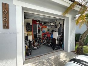 1988 SE 12th St, Homestead FL 33035