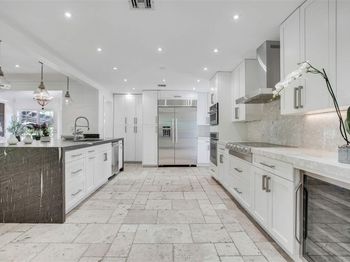 1161 Sunset Dr