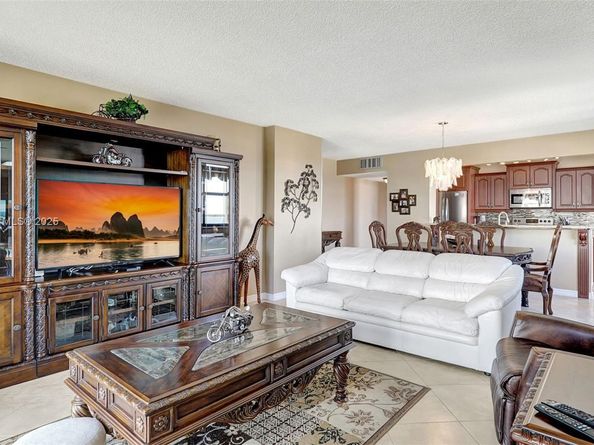 322 Buchanan St 907, Hollywood FL 33019