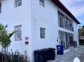 950 79th Ter, Miami Beach FL 33141
