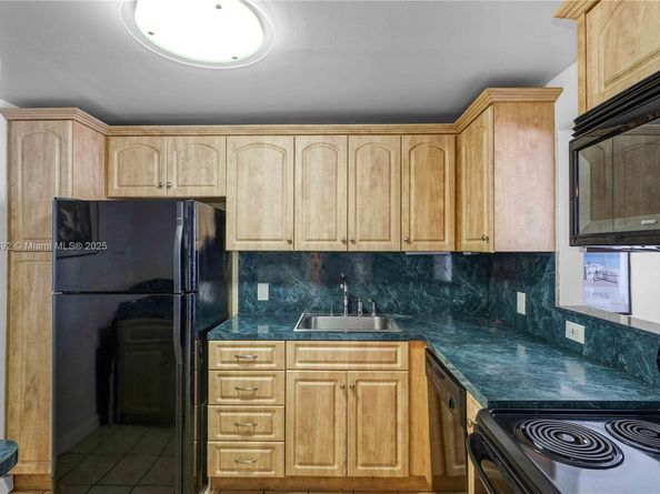 1228 West Ave 906, Miami Beach FL 33139