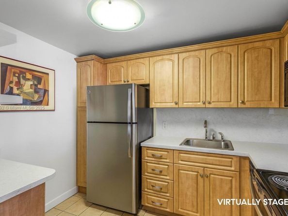 1228 West Ave 906, Miami Beach FL 33139