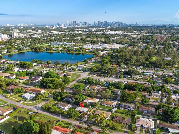 1220 NW 88th St, Miami FL 33147