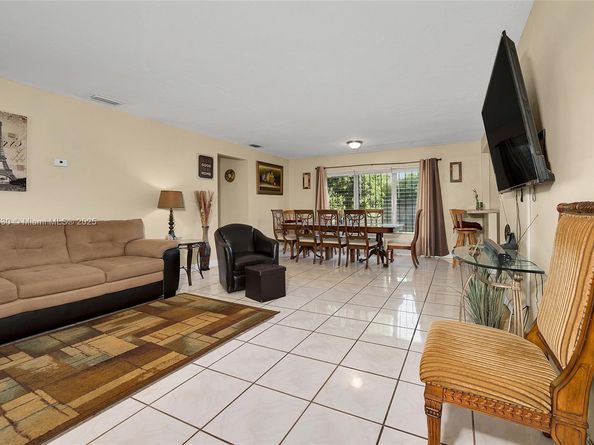 1220 NW 88th St, Miami FL 33147