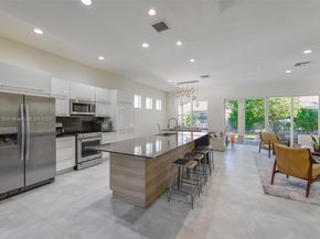 1868 Harbor View Cir, Weston FL 33327