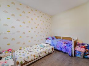 1868 Harbor View Cir, Weston FL 33327