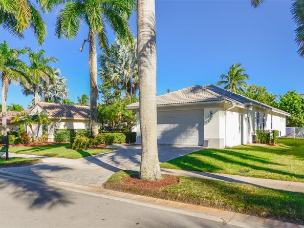 1868 Harbor View Cir, Weston FL 33327