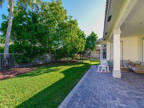 1868 Harbor View Cir, Weston FL 33327