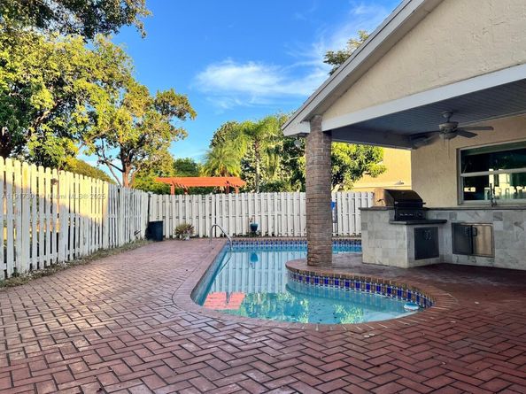 5110 SW 153rd Pl N, Miami FL 33185