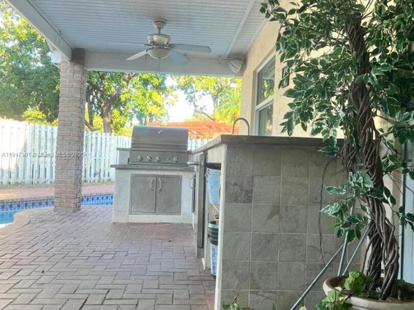 5110 SW 153rd Pl N, Miami FL 33185