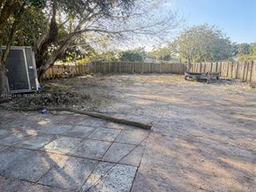 5724 Mckinley St, Hollywood FL 33021