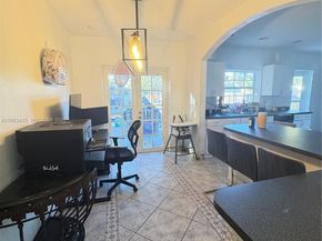 5724 Mckinley St, Hollywood FL 33021