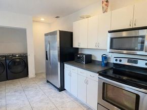 5724 Mckinley St, Hollywood FL 33021