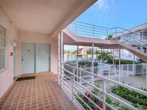 6881 Bay Dr 7, Miami Beach FL 33141