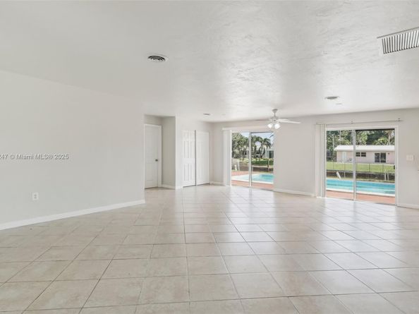 1700 SW 5th Ave, Pompano Beach FL 33060