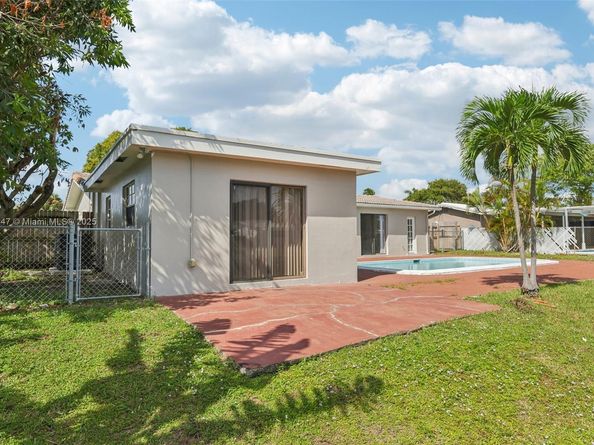 1700 SW 5th Ave, Pompano Beach FL 33060