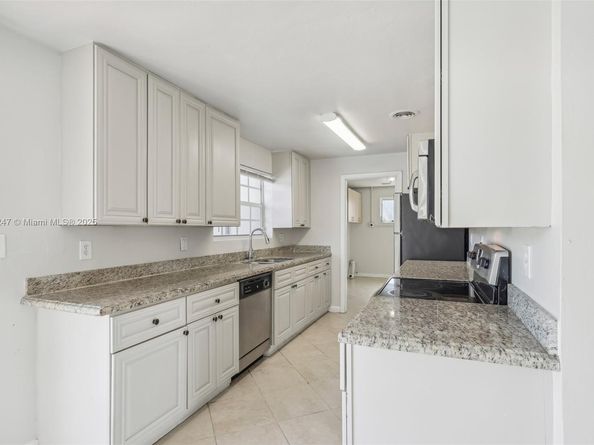 1700 SW 5th Ave, Pompano Beach FL 33060