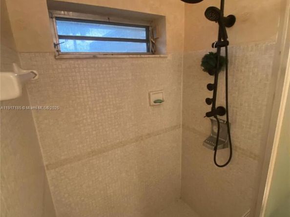 4802 Bayberry Ln, Tamarac FL 33319