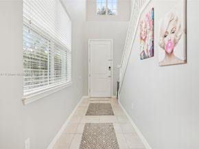 1402 Myrtle Oak Ter, Hollywood FL 33021