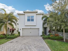 1402 Myrtle Oak Ter, Hollywood FL 33021