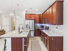 1402 Myrtle Oak Ter, Hollywood FL 33021