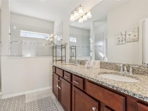 1402 Myrtle Oak Ter, Hollywood FL 33021